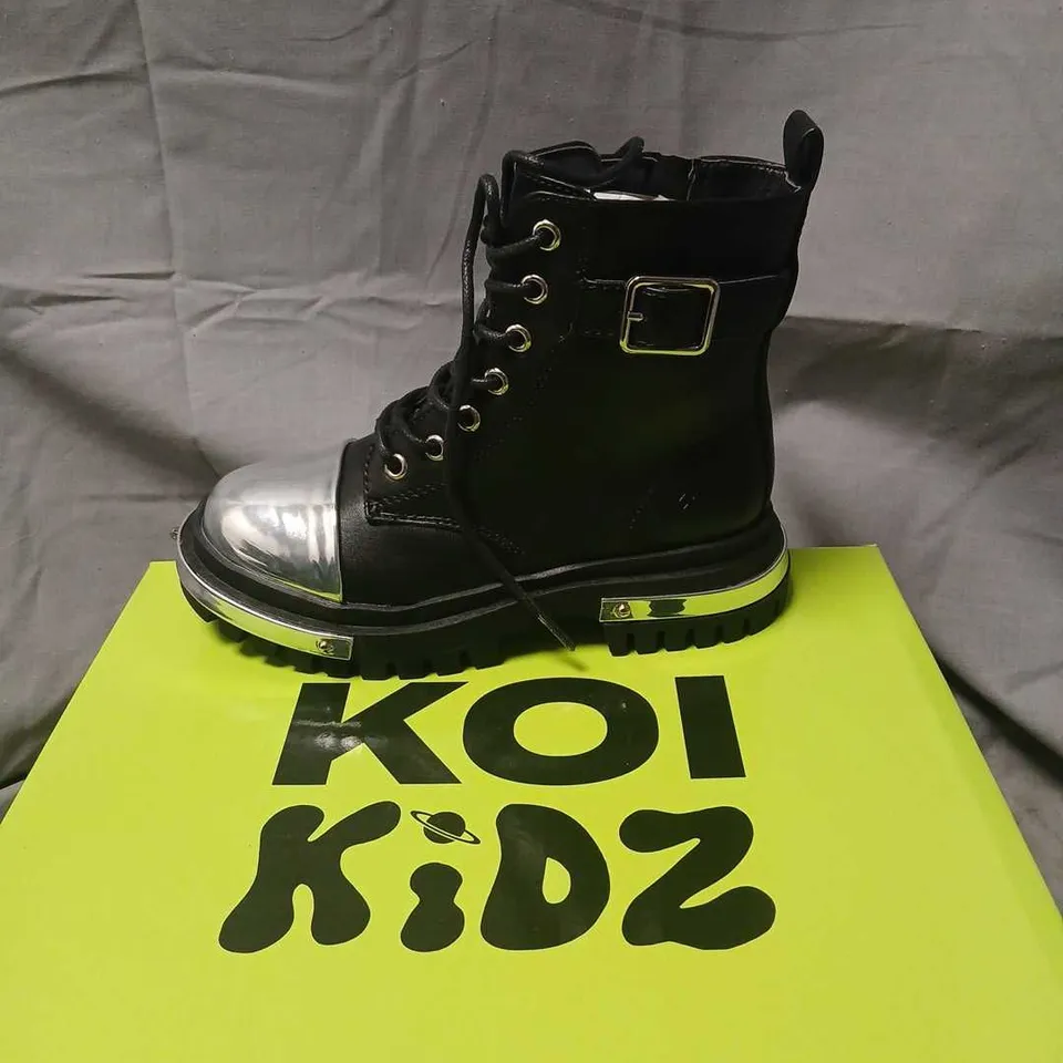 KOI KIDZ LIL' BORIN HARDWARE BOOTS – KIDS' BOOTS UK 12 (KA00257-UK12K)