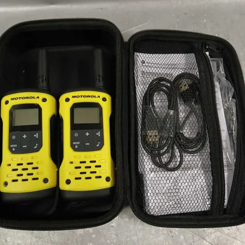 PAIR OF MOTOROLA WALKIE TALKIES IN CARRY CASE