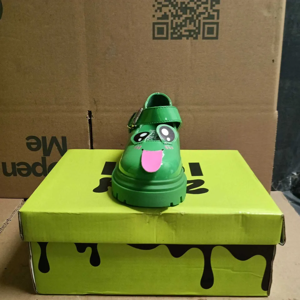 KOI KIDZ LIL TIRA CHEEKY FROG MARY JANE SHOES GREEN SIZE 10