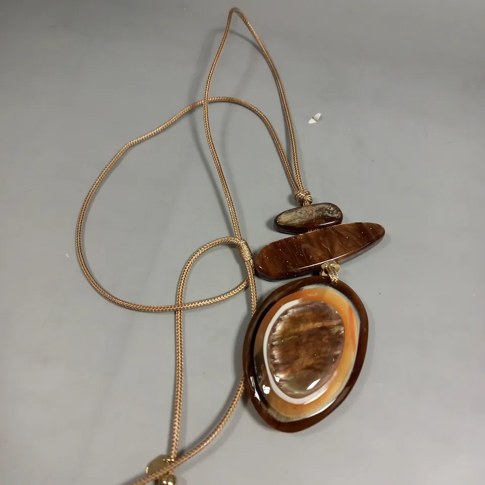 BRAND NEW BROWN PEPPER HANDBAGS ROPE MARS NECKLACE 