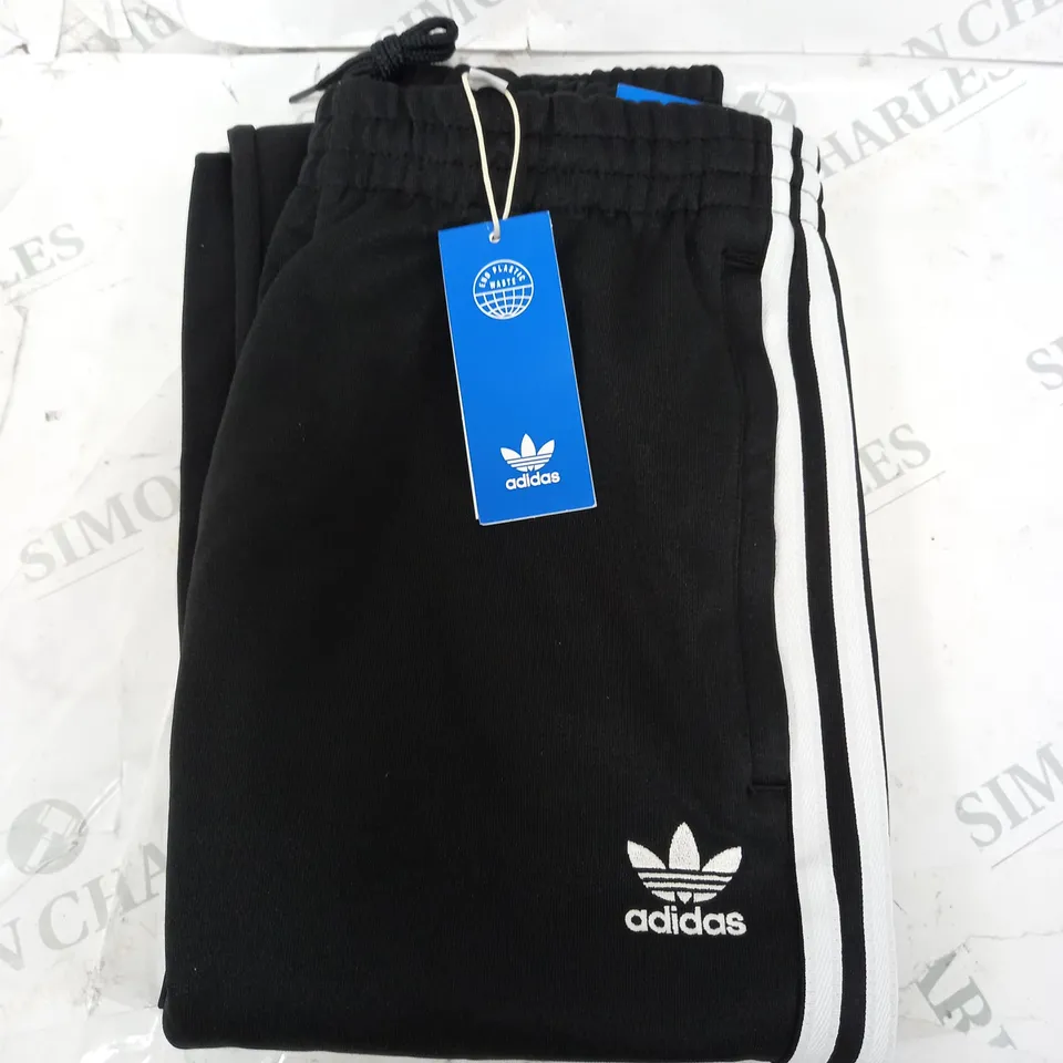 ADIDAS TRACKSUIT PANTS IN BLACK - S