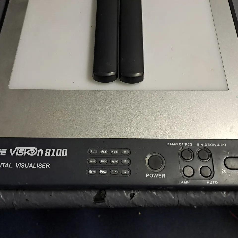 UNBOXED GENEE VISION 9100 DIGITAL VISUALISER