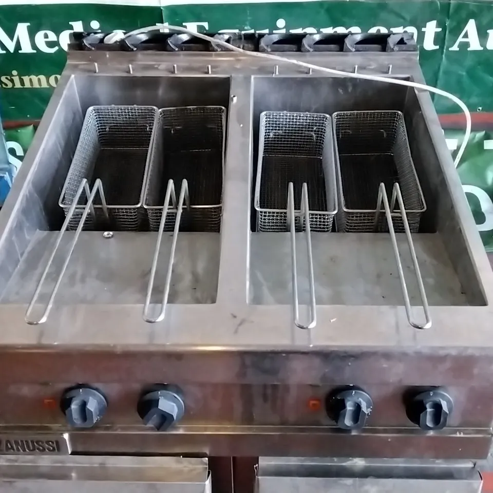 ZANUSSI TWIN TANK GAS FRYER