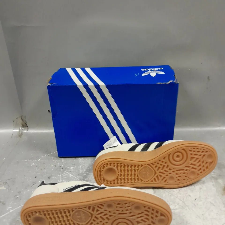 BOXED PAIR OF ADIDAS HANDBALL SPEZIAL WOMENS UK 5 