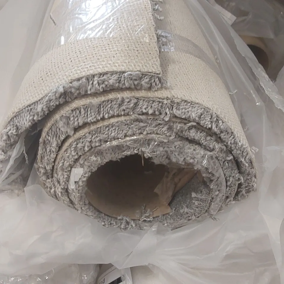 ROLL OF QUALITY EC HEARTLAND HEATHERS CHROMIUM CARPET - APPROXIMATELY 2 x 5m