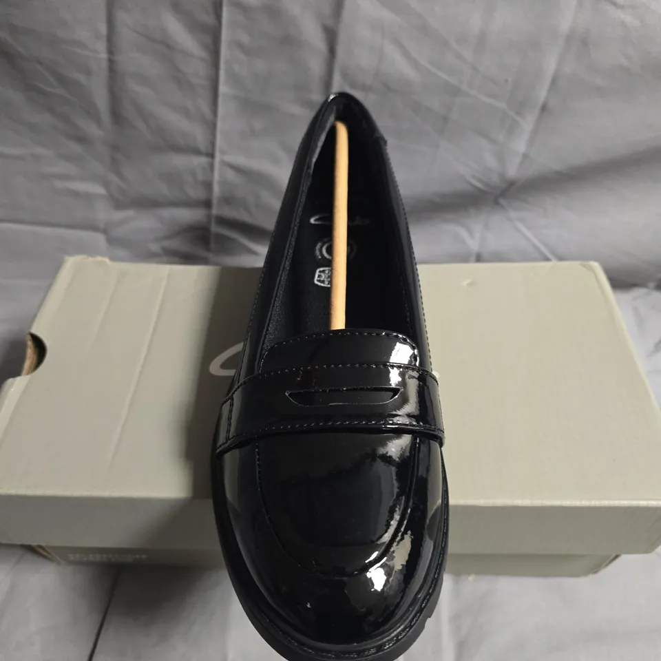 BOXED PAIR OF CLARKS KID SHOES - UK SIZE 4.5