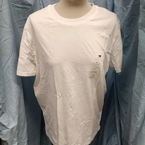 TOMMY HILFIGER WHITE T-SHIRT – UK L