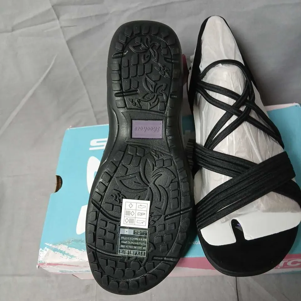 SKECHERS STRETCH FIT WOMEN'S SANDALS - BLACK & WHITE STRAPPY, UK 6 (EU 39, US 9)