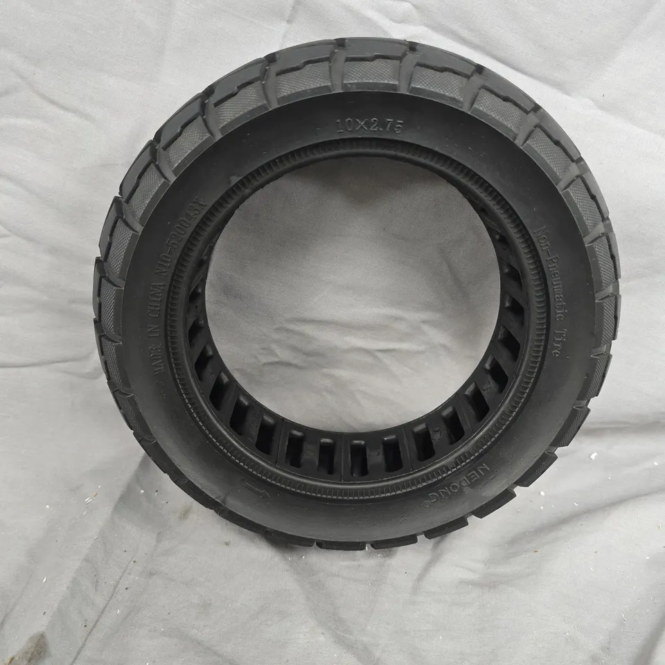 Off-road tyre – 10x2.75, black rubber