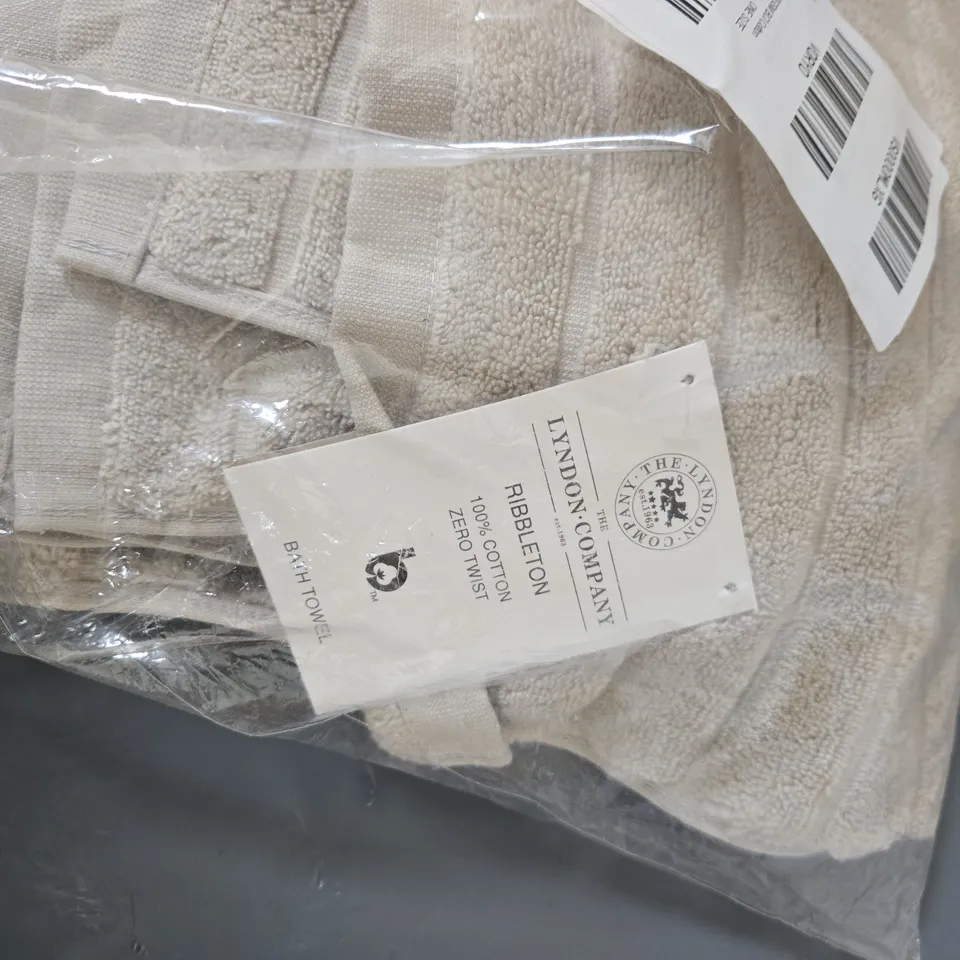 THE LONDON COMPANY BATH TOWELS – 2 X 100% COTTON, ZERO TWIST, CREAM