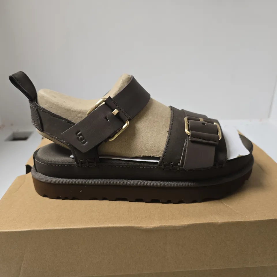 UGG GOLDENSTAR VILLA UK 7 BOXED
