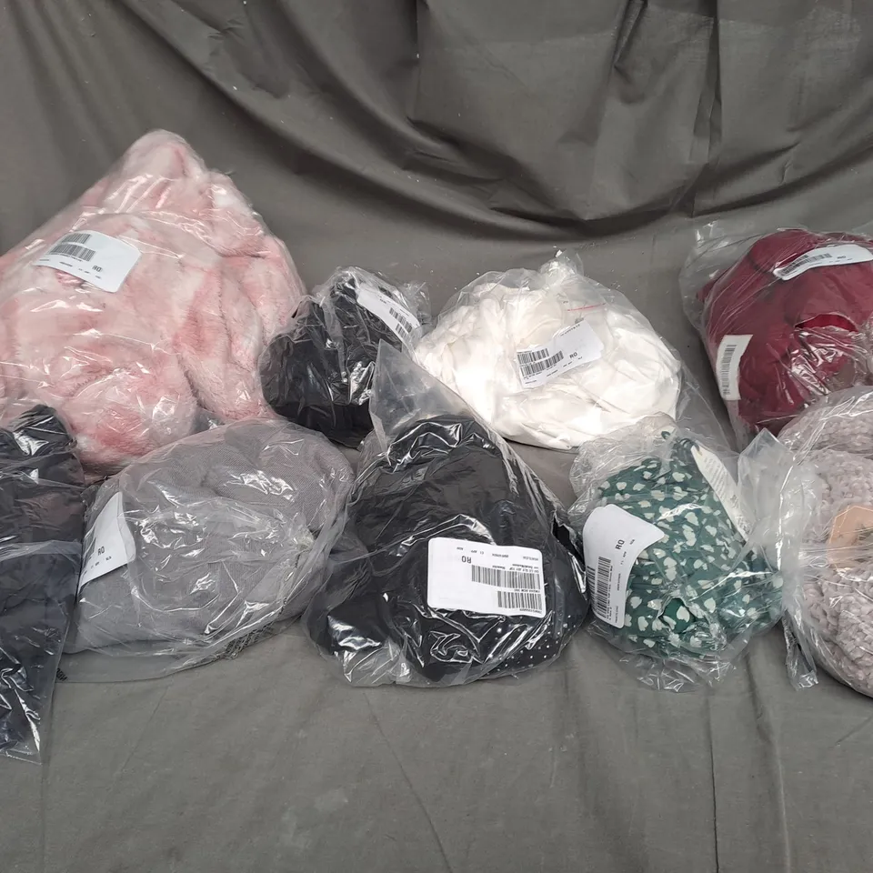 BOX OF ASSORTED CLOTHING ITEMS TOO INCLUDE COATS , TOPS, AND TROUSERS   ETC. 