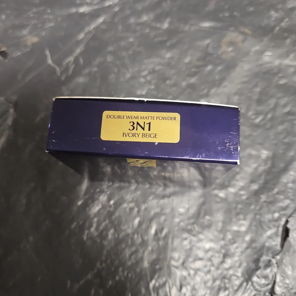 ESTÉE LAUDER DOUBLE WEAR MATTE POWDER FOUNDATION 3N1 IVORY BEIGE