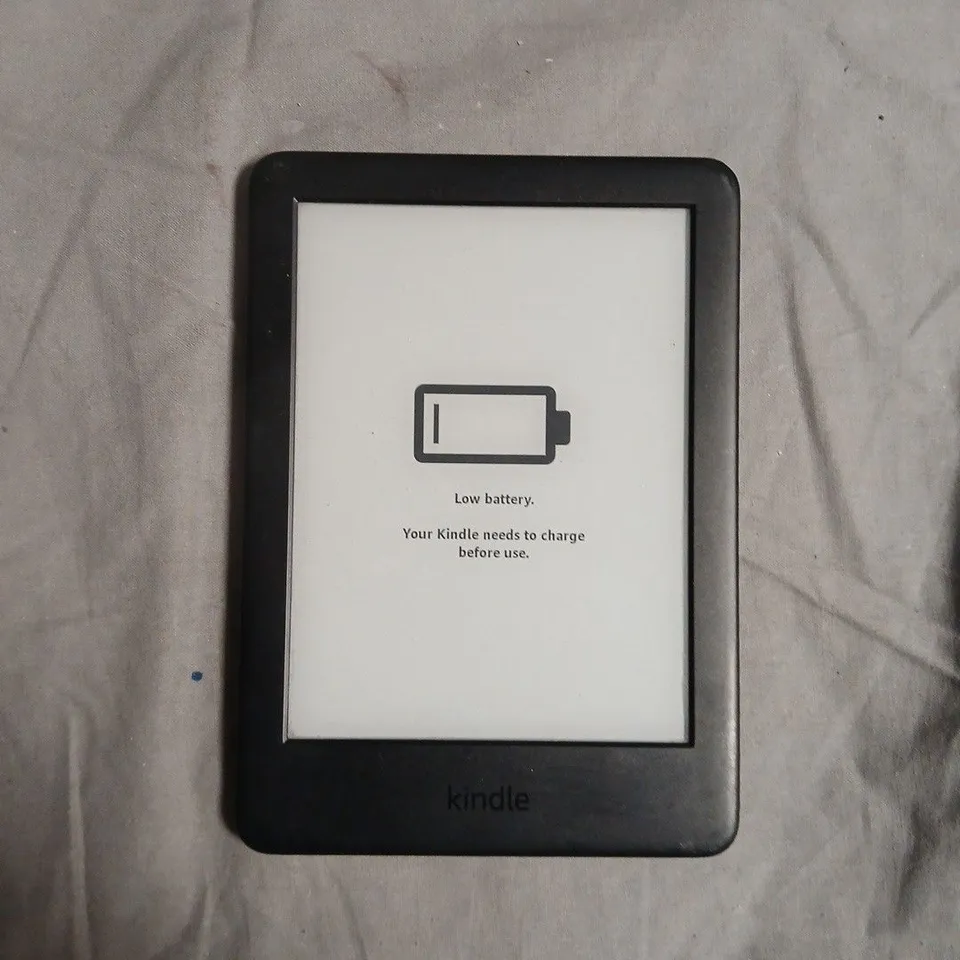 AMAZON KINDLE E-READER - J9G29R
