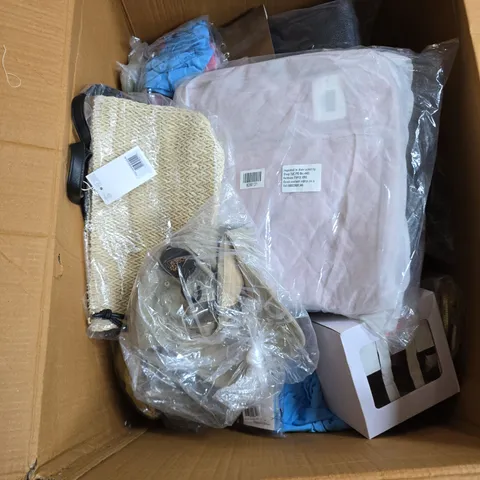 BOX OF APPROXIMATELY 20 ASSORTED ITEMS INCLUDING SOLIS OVER SHOULDER BAG AND FOREST BASEBALL CAP 
