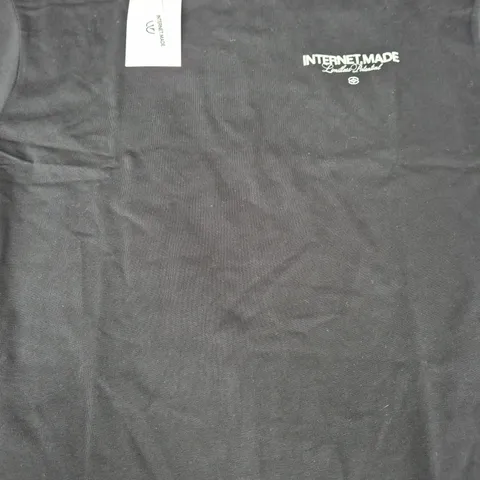 INTERNET MADE CREW NECK T-SHIRT IN BLACK SIZE LARGE