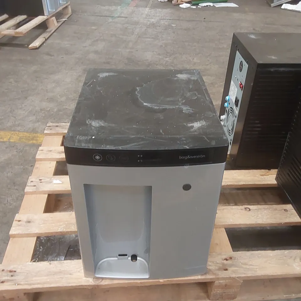 W2 COUNTERTOP CHILLED & SPARKLING COMMERCIAL WATER DISPENSER