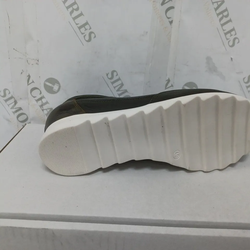 BOXED PAIR OF RUTH LANGSFORD WEDGE TRAINERS IN KHAKI SIZE 7