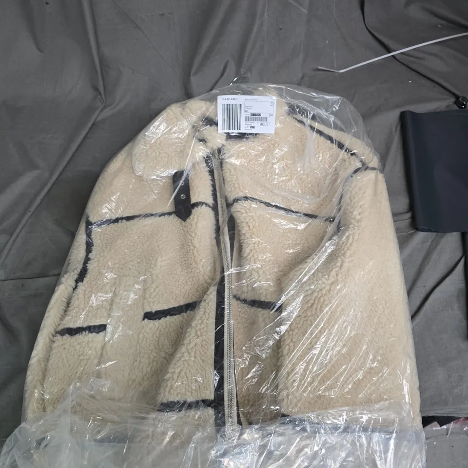 BOX OF APPROXIMATELY 12 ASSORTED ITEMS TO INCLUDE : FLUFFY COAT AND BROWN SHIRT