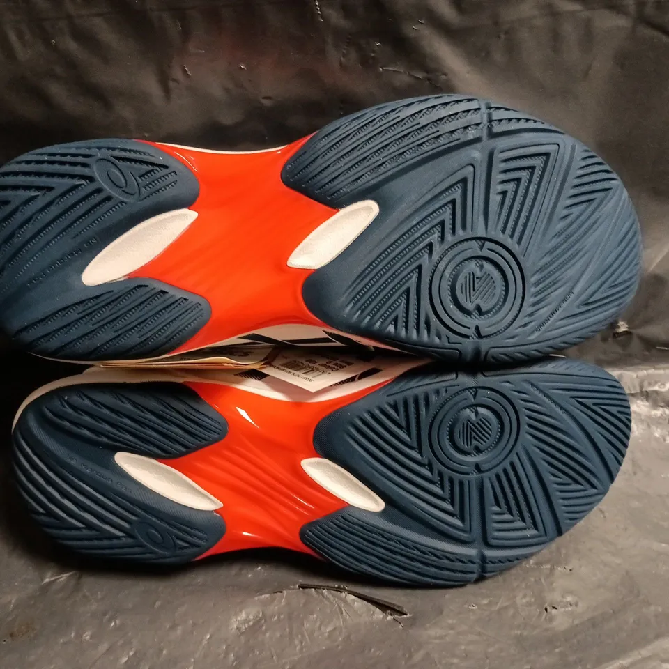 PAIR OD ASICS GEL ROCKET TRAINERS IN WHITE - UK 8