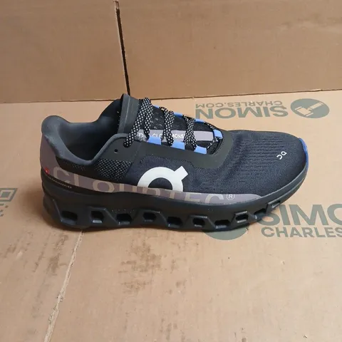 ON RUNNING TRAINERS – NAVY/BLUE KNIT UPPER, BLUE ACCENTS BOXED SIZE 10.5