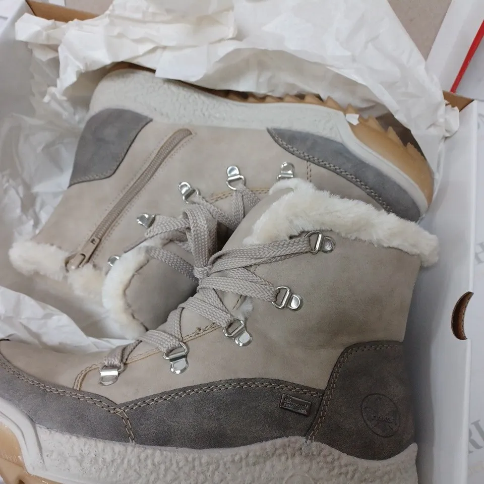 BOXED RIEKER ANTISTRESS WARM HIKING BOOTS, CREAM - SIZE 5