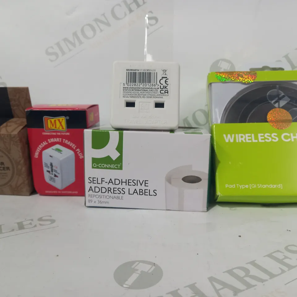 LOT OF APPROXIMATELY 10 ASSORTED HOUSEHOLD ITEMS TO INCLUDE WIRELESS CHARGER, SELF-ADHESIVE ADDRESS LABELS, UNIVERSAL SMART TRAVEL PLUG, ETC