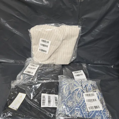 APPROXIMATELY 8 ASSORTED CLOTHING ITEMS TO INCLUDE WAISTCOAT, CARGO TROUSERS, LEGGINGS, ETC