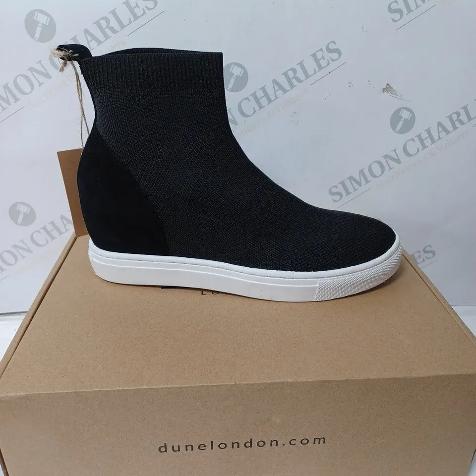 DUNE BLACK KNIT HIDDEN WEDGE TRAINER SIZE 4