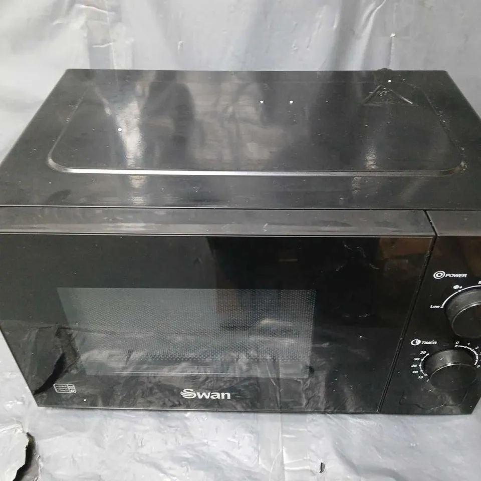 BOXED SWAN 20L 700W MANUAL MICROWAVE - BLACK - COLLECTION ONLY