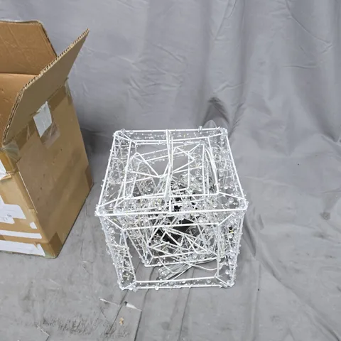 PRE LIT INDOOR OUTDOOR CRYSTAL LIGHT