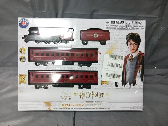 Lot 3777: BOXED HOGWARTS EXPRESS MOVING TRAIN SET RRP £59.99 - 4975004 ...