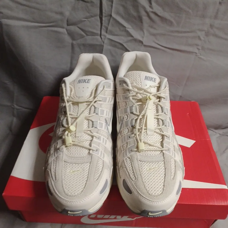 BOXED PAIR OF NIKE P-6000 TRAINERS - UK SIZE 9 