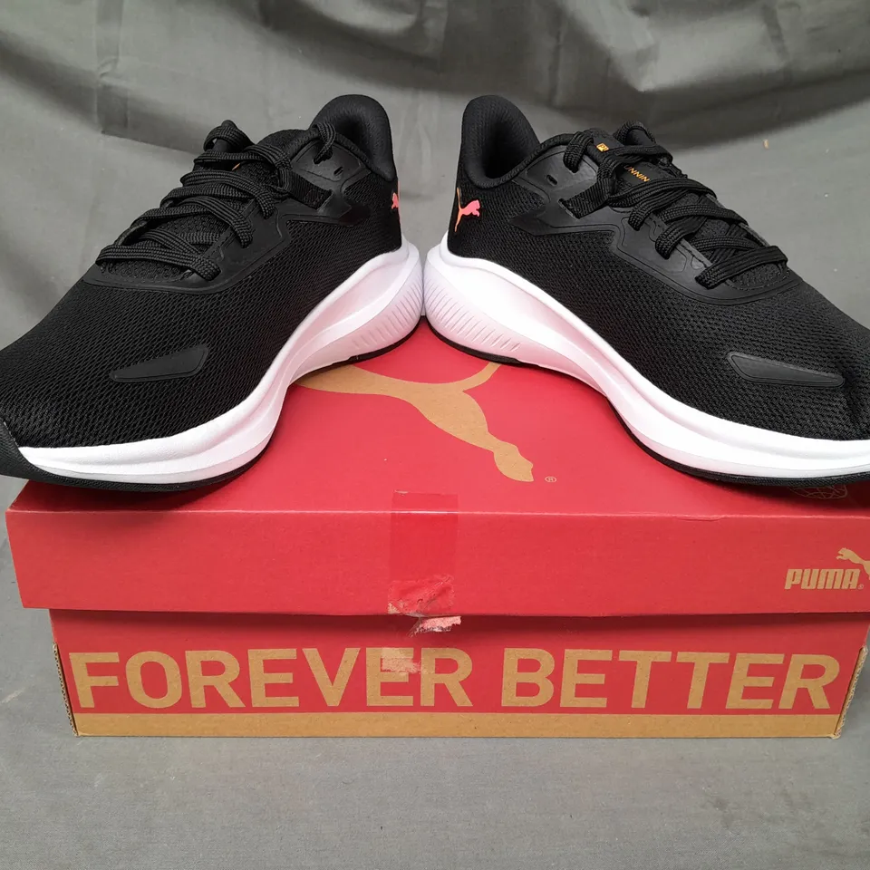 BOXED PAIR OF PUMA SKYROCKET LITE SHOES IN BLACK /SUN STREAM UK SIZE 6
