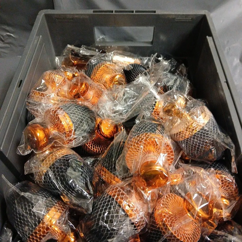 APPROXIMATELY 20 SELF TANNING/MAKEUP BODY BRUSHES