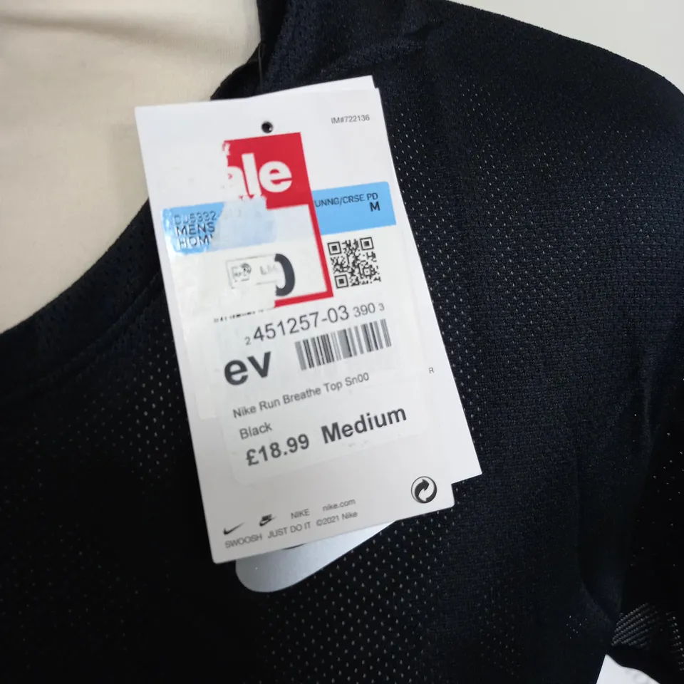NIKE RUN BREATHE TOP IN BLACK - MED