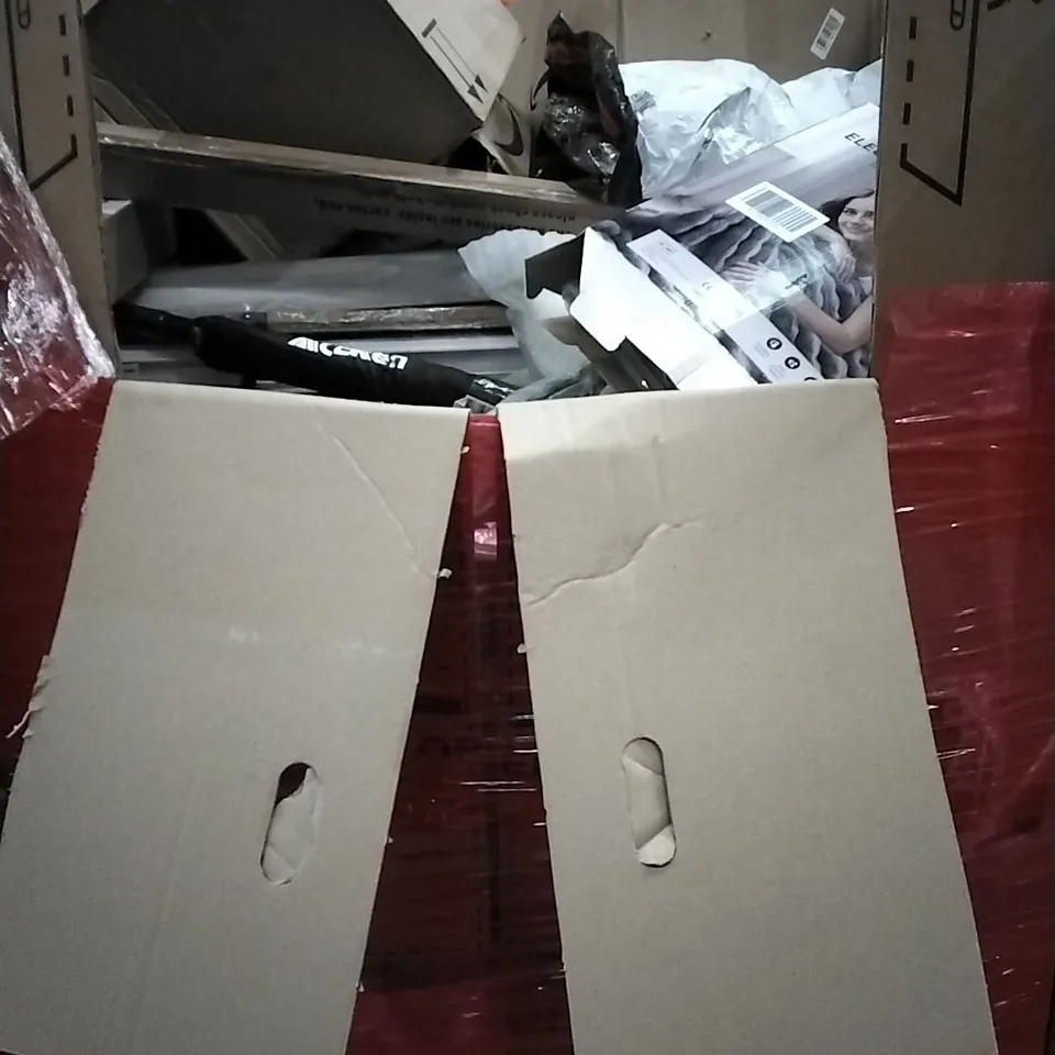 PALLET OF HOUSEHOLD ITEMS TO INCLUDE PORTABLE CLOTHES DRYER,WOODEN EASEL TRIPOD, PLAY KITCHEN SET, ROLLER BLINDS AND OTHER ASSORTED ITEMS...