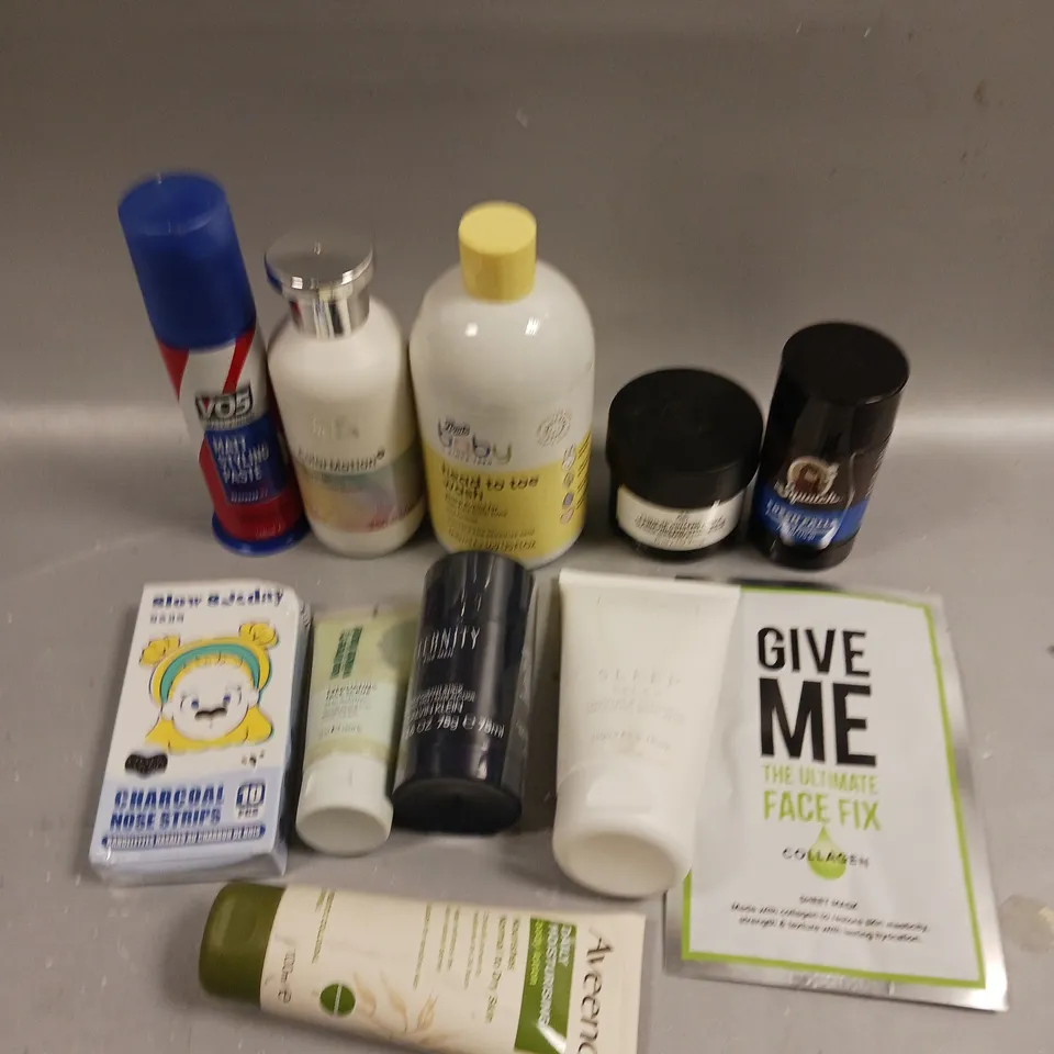 APPROXIMATELY 20 ASSORTED HEALTH & BEAUTY PRODUCTS TO INCLUDE VO5 STYLING PASTE, GIVE ME FACE FIX, CHINESE GINSENG POLISHING MASK ETC 