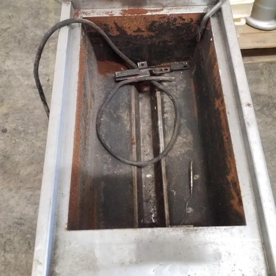 FALCON G401F SINGLE TANK NATURAL GAS FRYER 