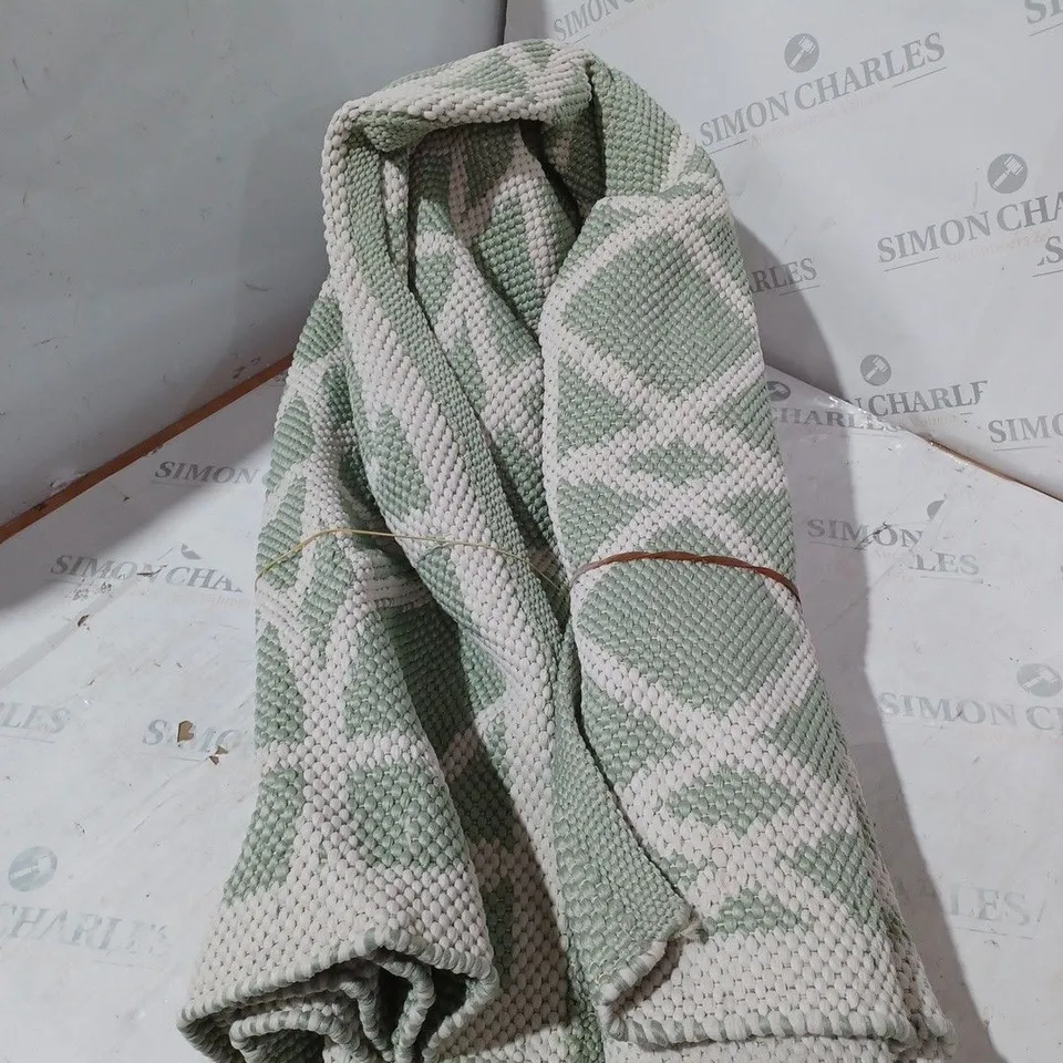 ALISON AT HOME LARGE HOUSE RUG