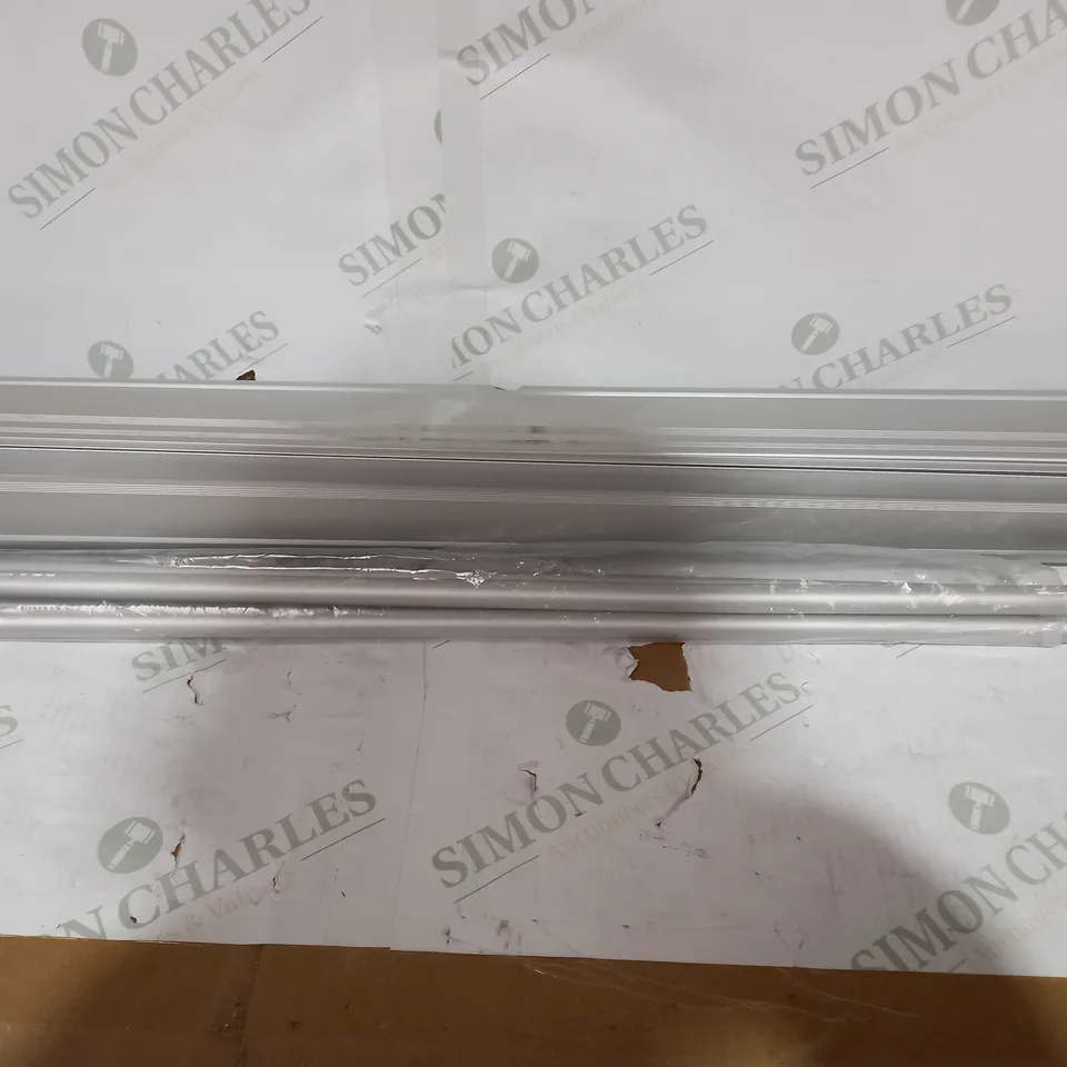 ADVERTISING BLIND/BOARD 