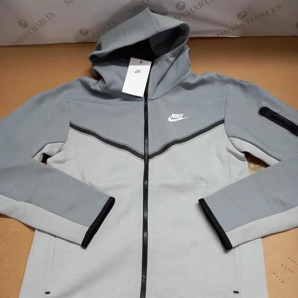 NIKE ZIPPED JACKET SIZE XS