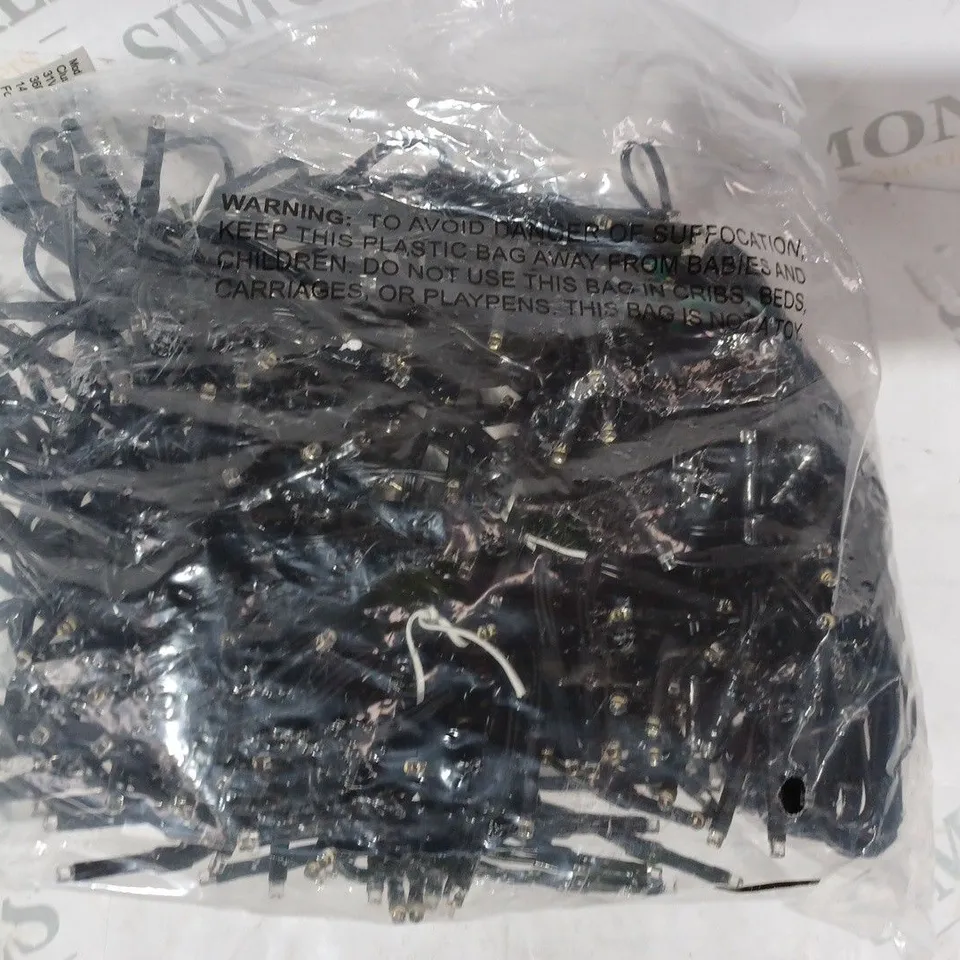 GARDEN REFLECTIONS OUTDOOR CASCADING LED CLUSTER LIGHT STRAND WITH 8 FUNCTIONS