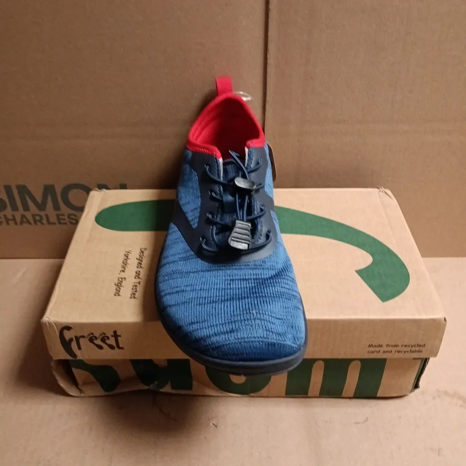 BOXED PAIR OF FREET HOPPEE BAREFOOT TRAINERS FOR JUNIORS - 2