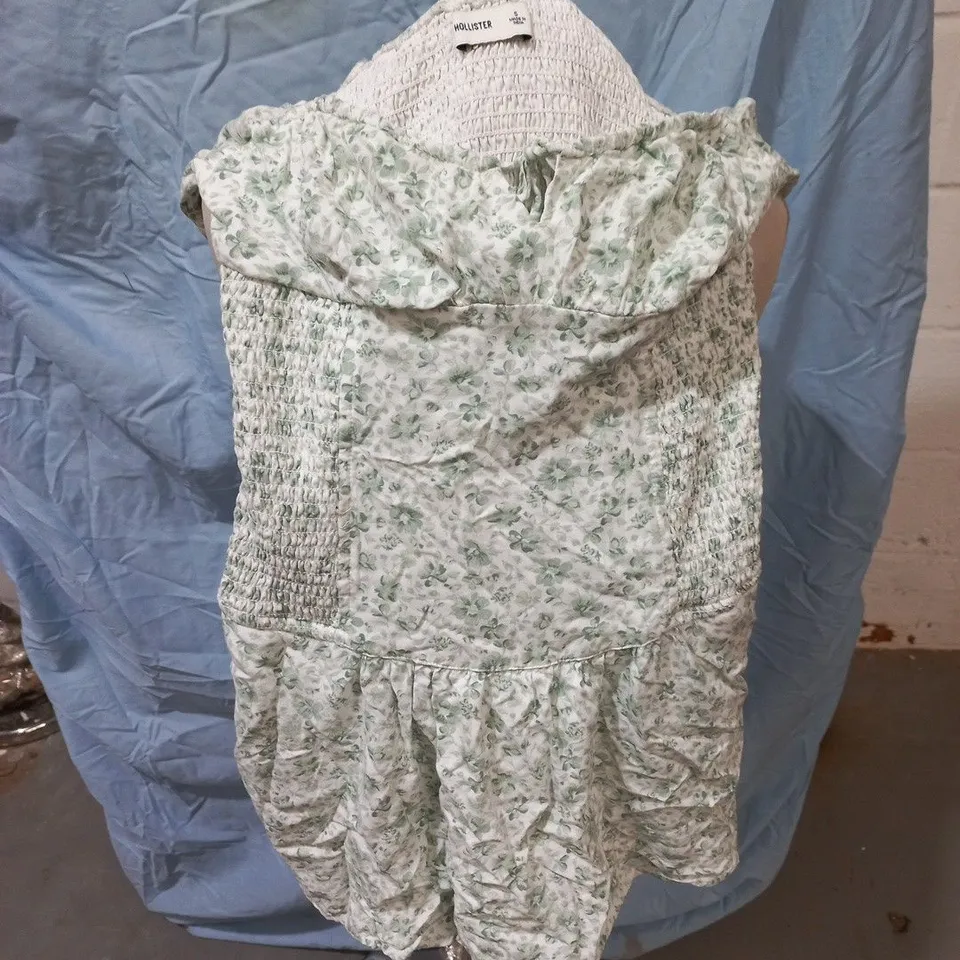 HOLLISTER WOMEN'S FLORAL SMOCKED DRESS – SIZE S