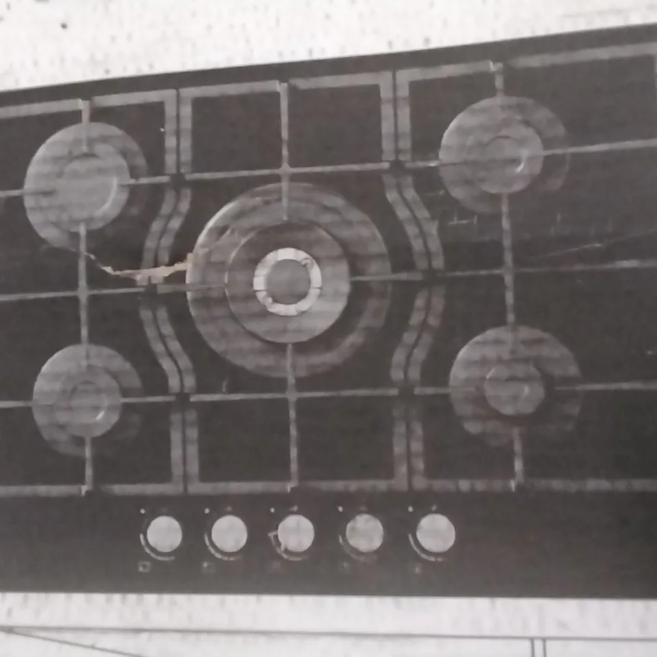 BOXED 5 BURNER GAS ON GLASS HOB