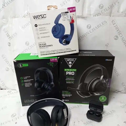 BOX OF APPROX 20 ASSORTED ITEMS TO INCLUDE - WEZC EARPHONES - TURTLE BEACH STEALTH PRO XBOX - RAZER KRAKEN X ECT