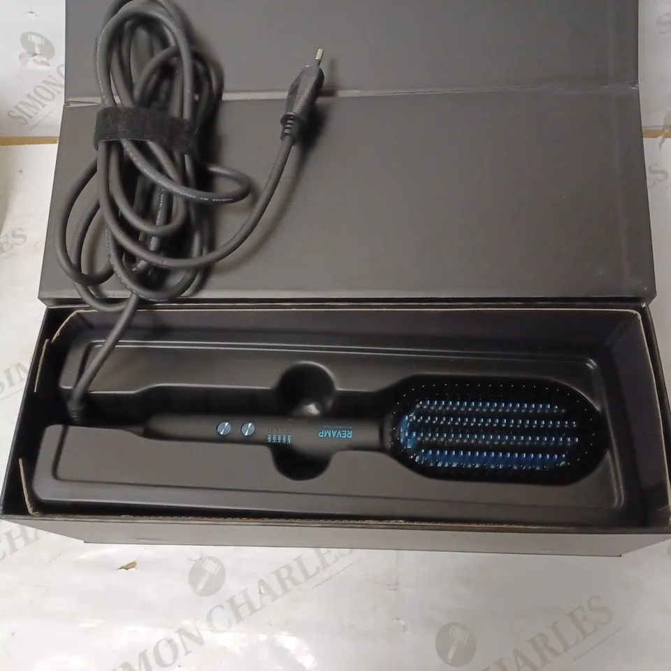 BOXED REVAMP PROGLOSS DEEPFORM BRUSH CERAMIC STRAIGHTENING BRUSH