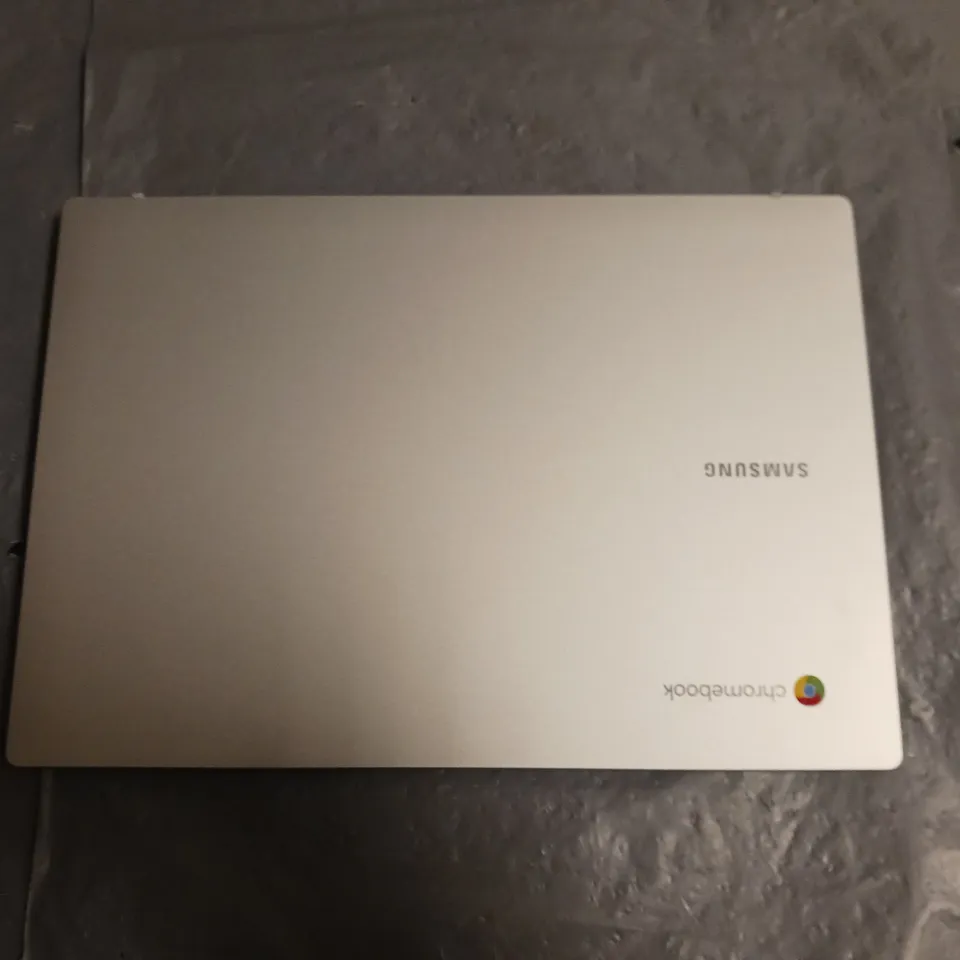 BOXED GALAXY CHROMEBOOK GO INTEL CELERON LAPTOP IN SILVER - XE310XDA-KA1UK