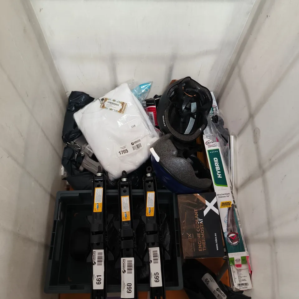 WHOLESALE & JOB LOT – ASSORTED CLOTHING, BIKE HELMETS & AUTOMOTIVE TOOLS